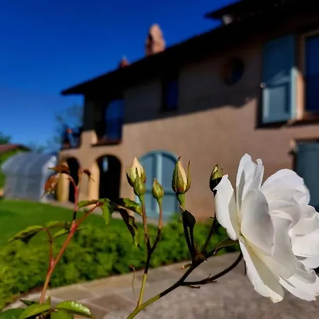 Casa Nonna Ada Cisterna dʼAsti